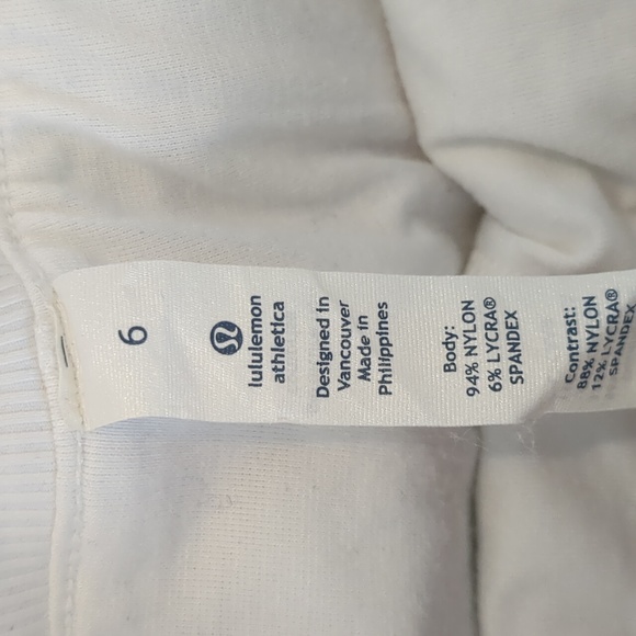 Lululemon Dance Studio 17" - Picture 4 of 4